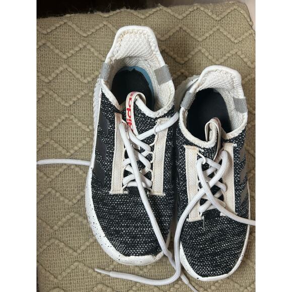 Adidas boys 3 1/2 running sneakers - Picture 2 of 5